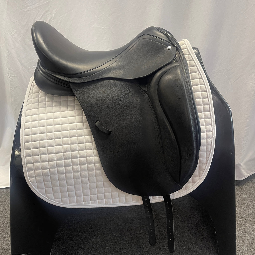 Used Bliss Loxley 18" Dressage Saddle