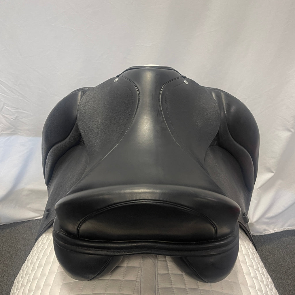 Used Bliss Loxley 18" Dressage Saddle