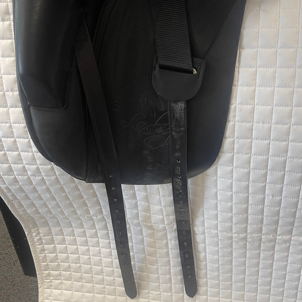 Used Bliss Loxley 18" Dressage Saddle