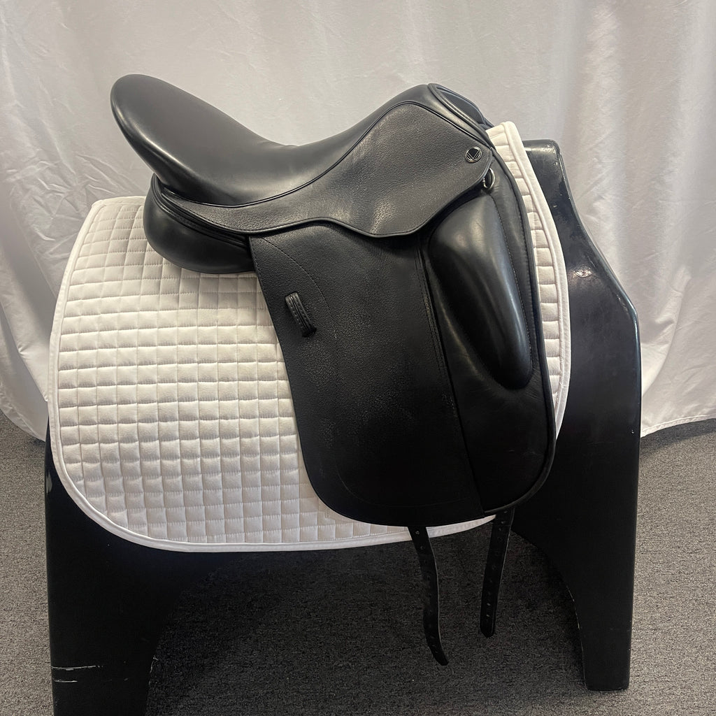 Used Veritas Unitas 17.5" Dressage Saddle