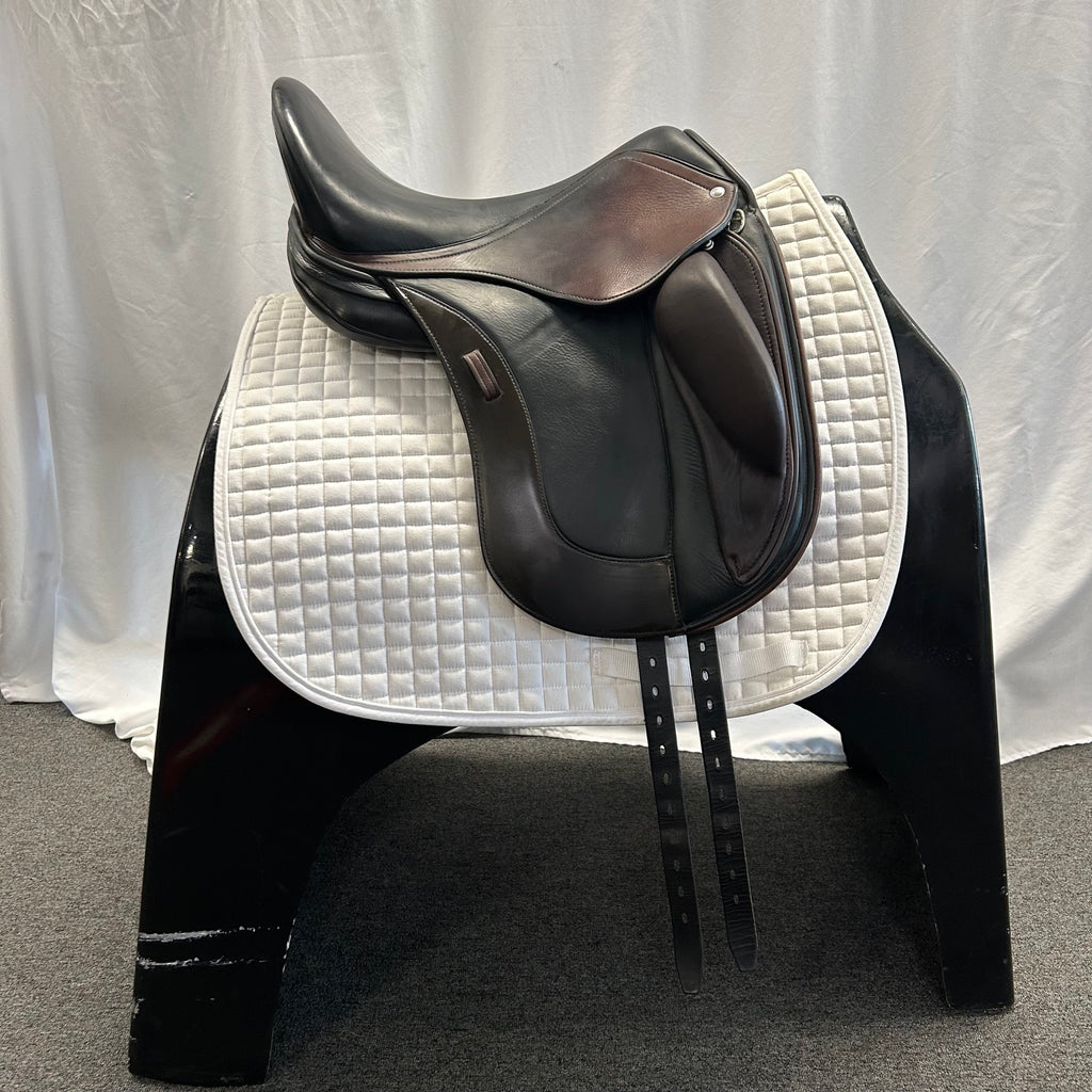 Used Schleese ProLight Plus 17.5" Dressage Saddle
