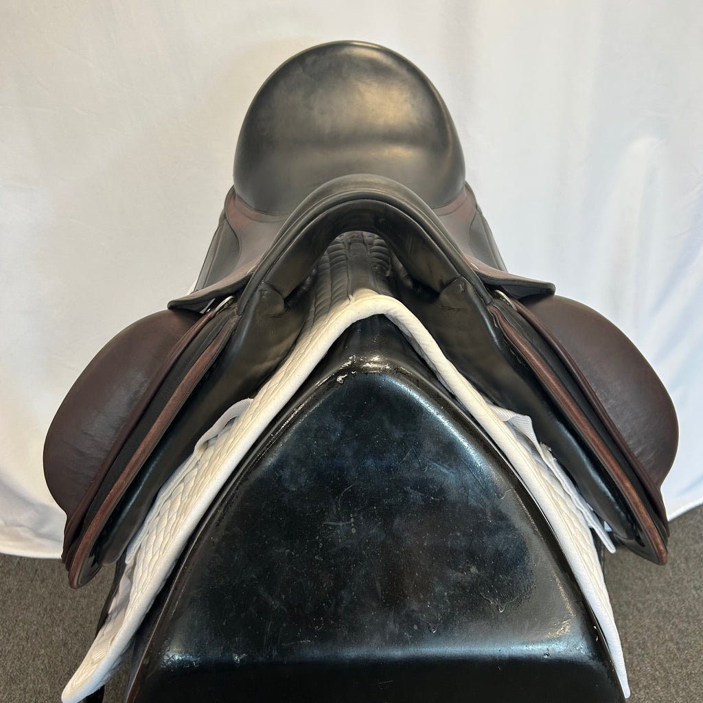 Used Schleese ProLight Plus 17.5" Dressage Saddle