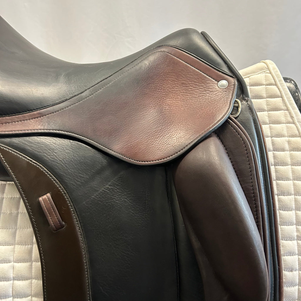 Used Schleese ProLight Plus 17.5" Dressage Saddle