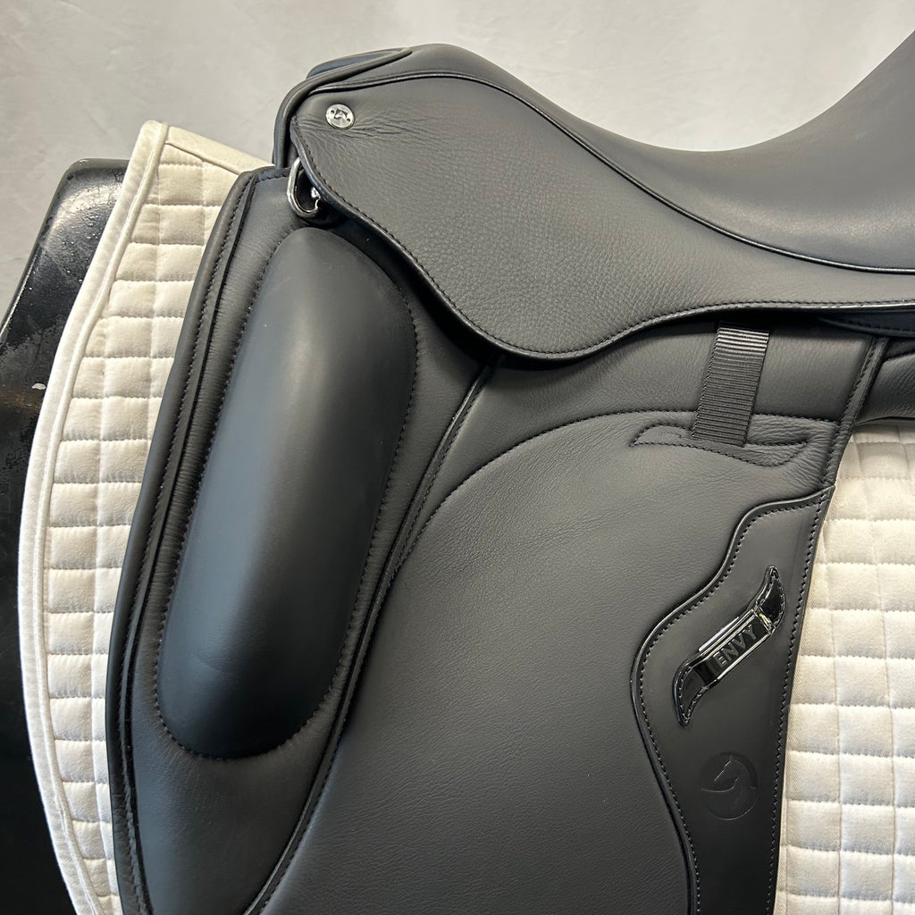 Demo Envy Aurora 17" Dressage Saddle