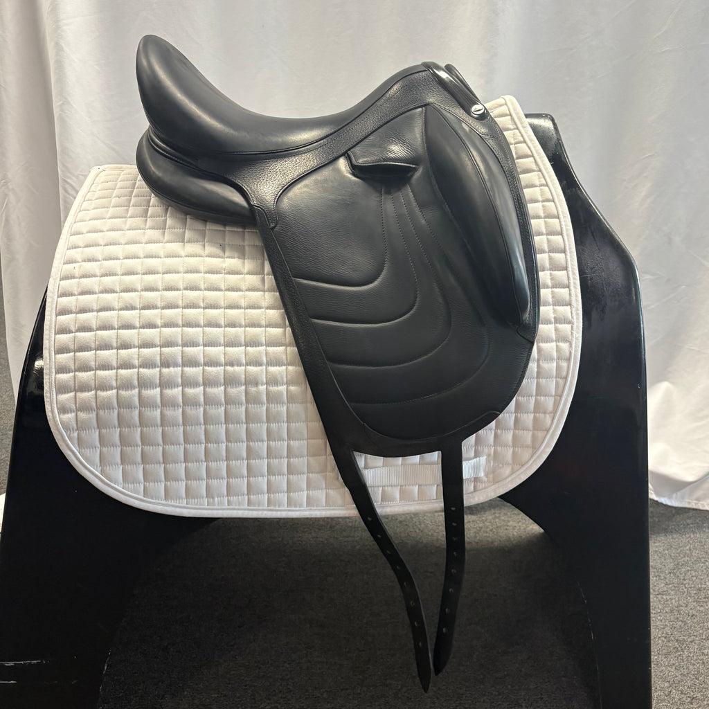 Used Devoucoux Makila Harmonie 17" Monoflap Dressage Saddle