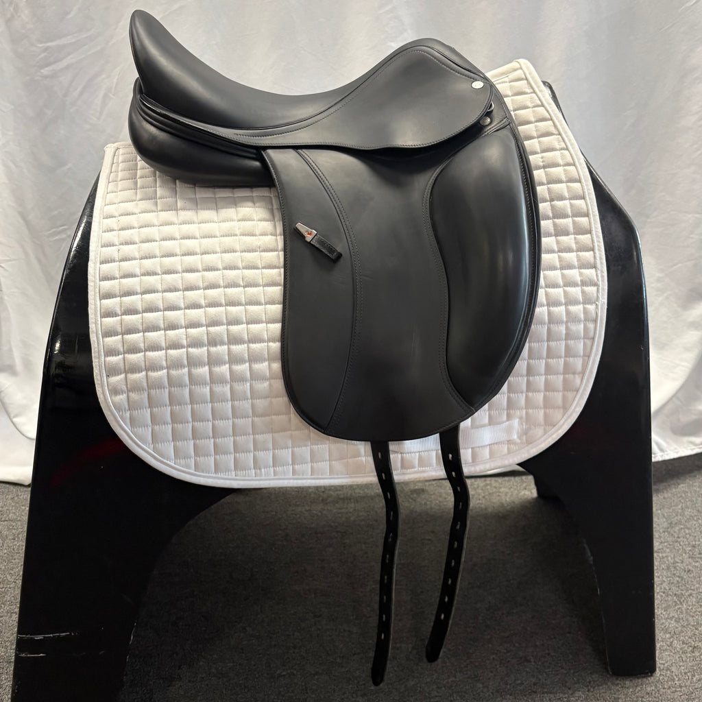 Used Equipe Elegance 17.5" Monoflap Dressage Saddle