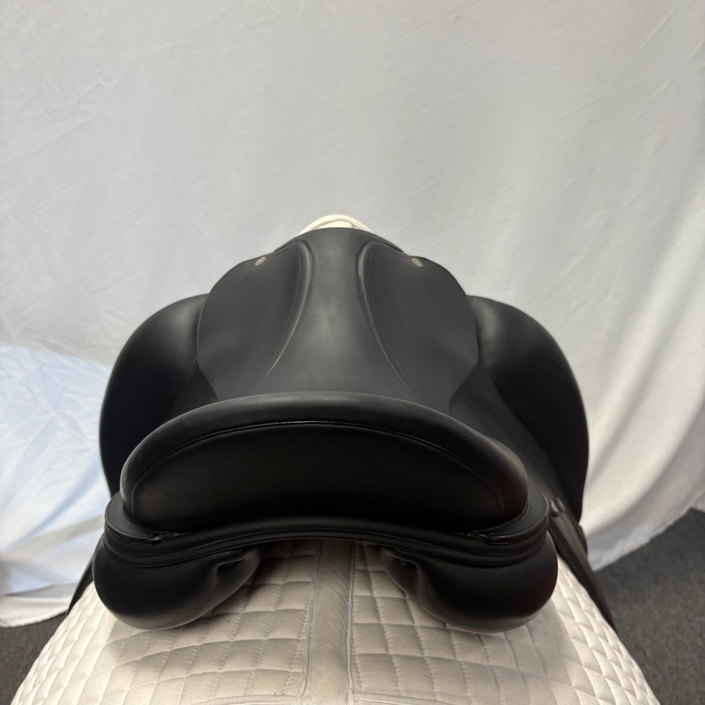 Used Equipe Elegance 17.5" Monoflap Dressage Saddle
