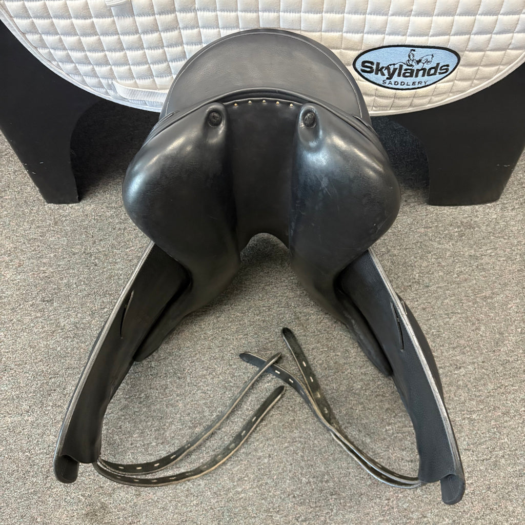 Used Equipe Elegance 17.5" Monoflap Dressage Saddle