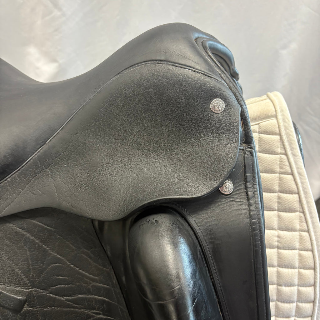 Used Custom Wolfgang Solo 17" Dressage Saddle