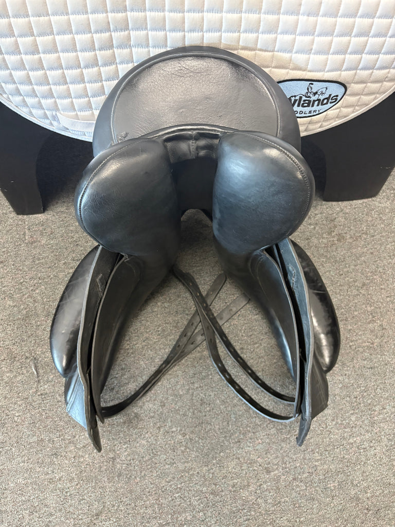 Used Custom Wolfgang Solo 17" Dressage Saddle