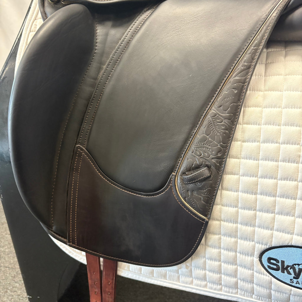 Used Fichtbauer 18" Monoflap Dressage Saddle