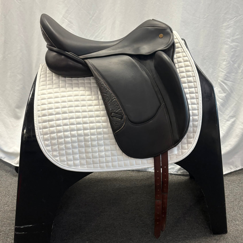 Used Fichtbauer 18" Monoflap Dressage Saddle