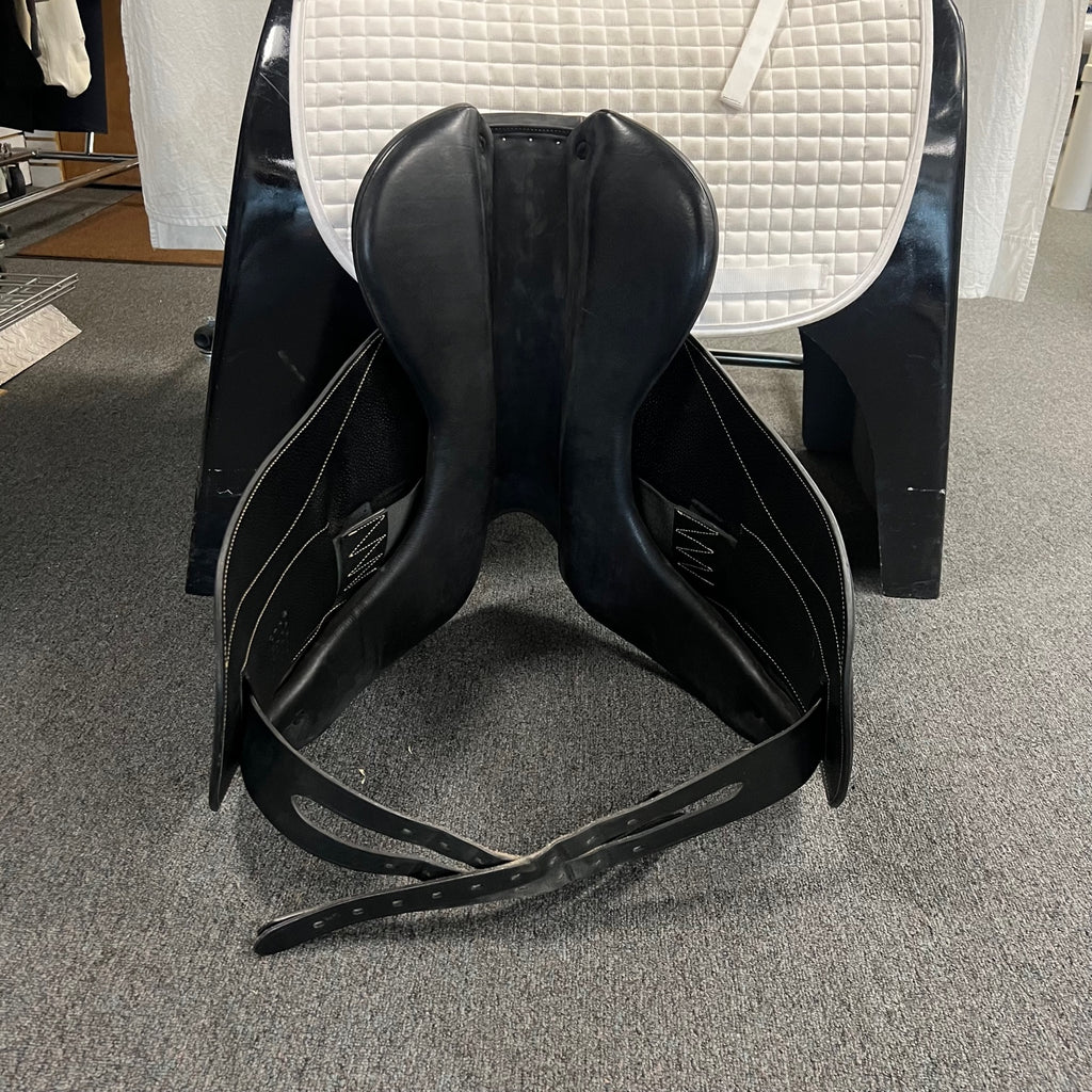 Used Dominique Barbier Deluxe Bison 17.5" Dressage Saddle