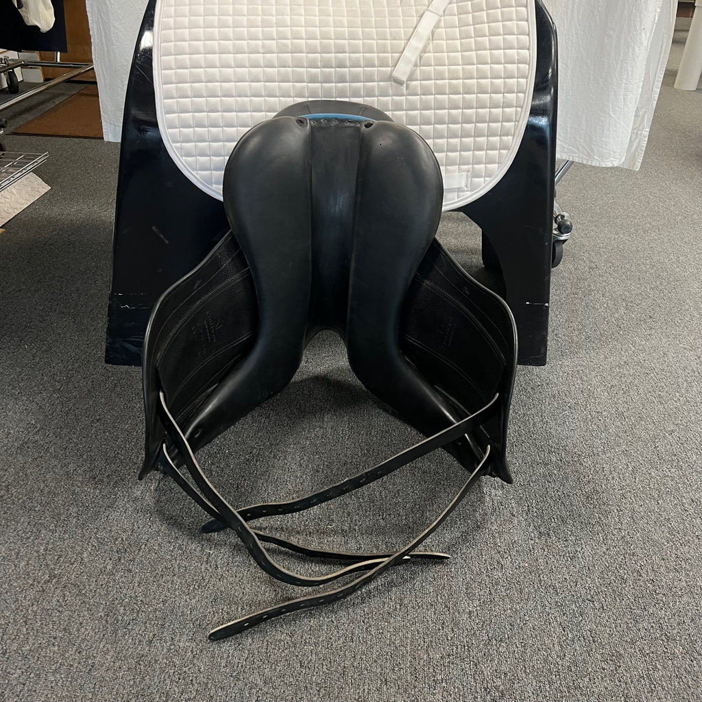 Used Childeric DSC 17.5" Dressage Saddle