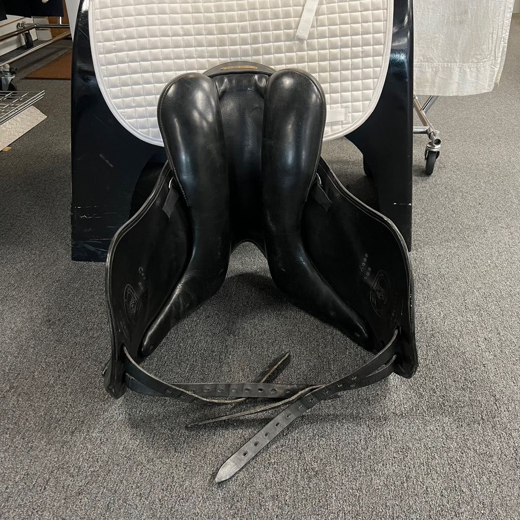 Used Schleese Connexion 17.5" Dressage Saddle