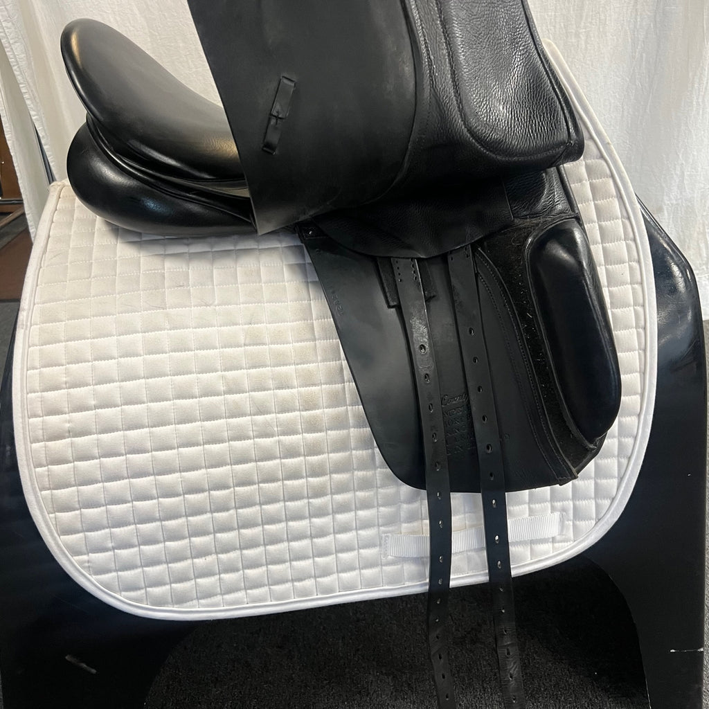 HOLD: Used County Competitor 18" Dressage Saddle