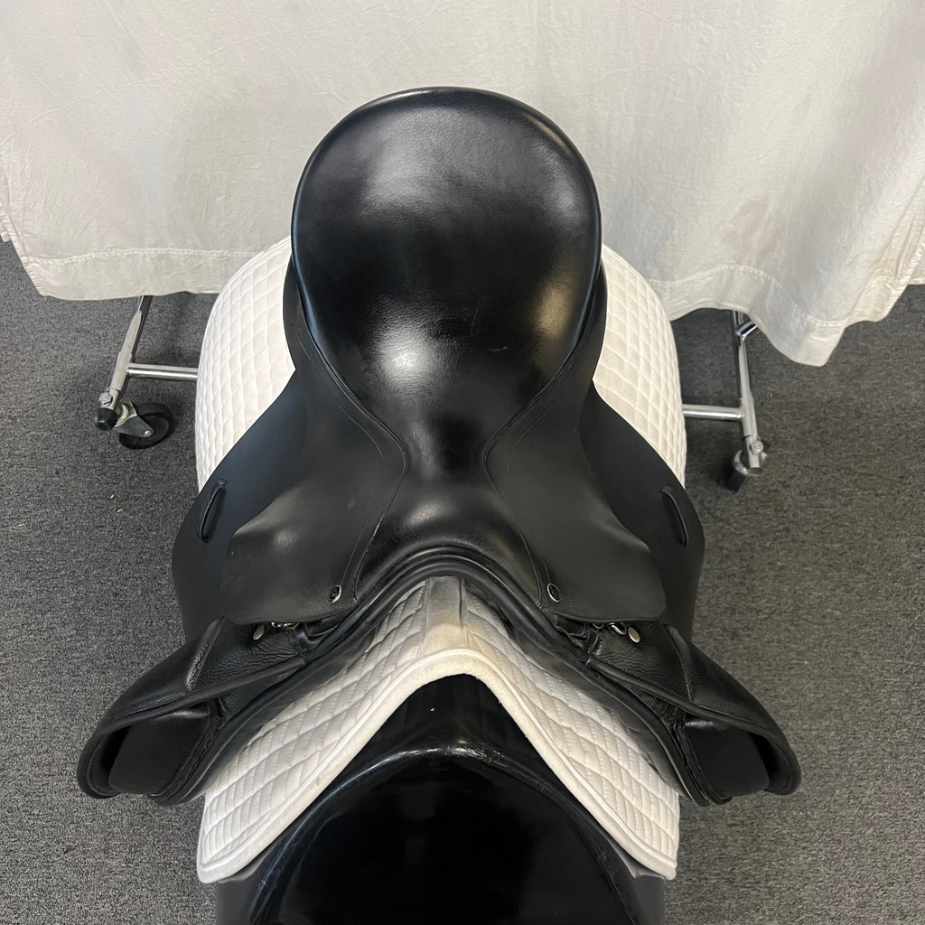 HOLD: Used County Competitor 18" Dressage Saddle