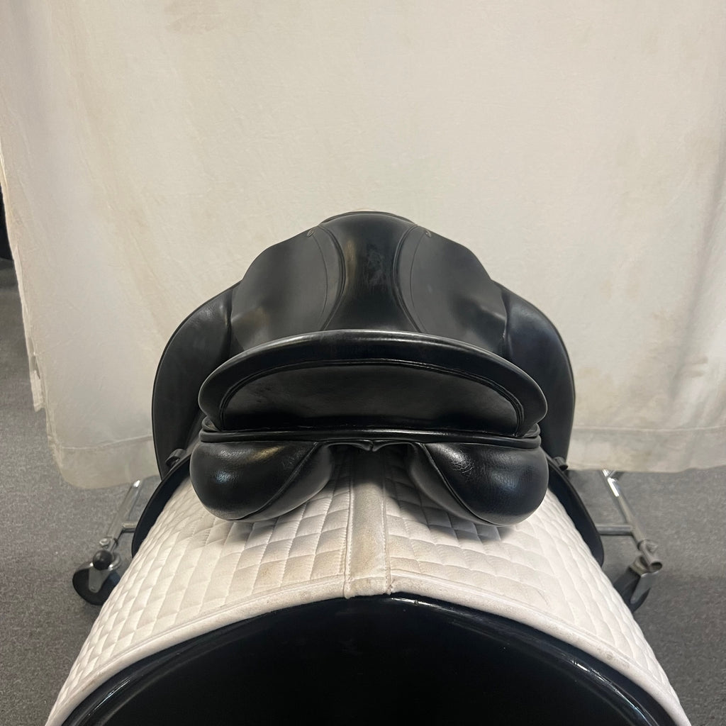 HOLD: Used County Competitor 18" Dressage Saddle
