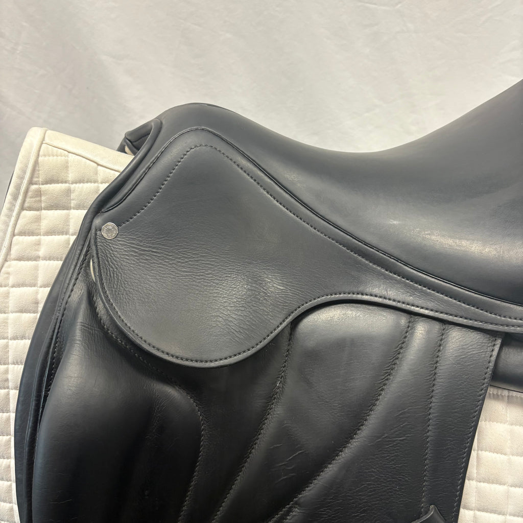 Used Antares Cadence 17.5" Monoflap Dressage Saddle