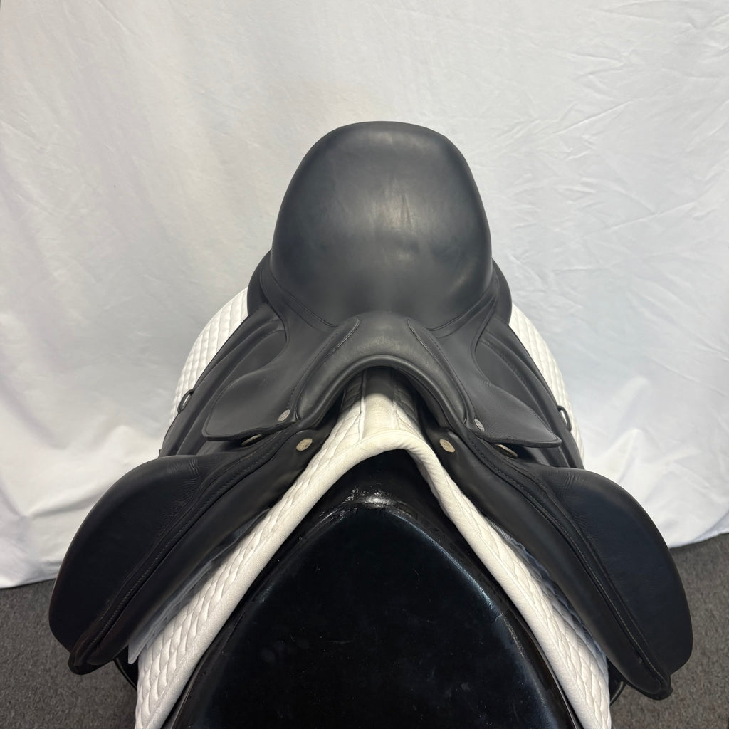 Used Antares Cadence 17.5" Monoflap Dressage Saddle