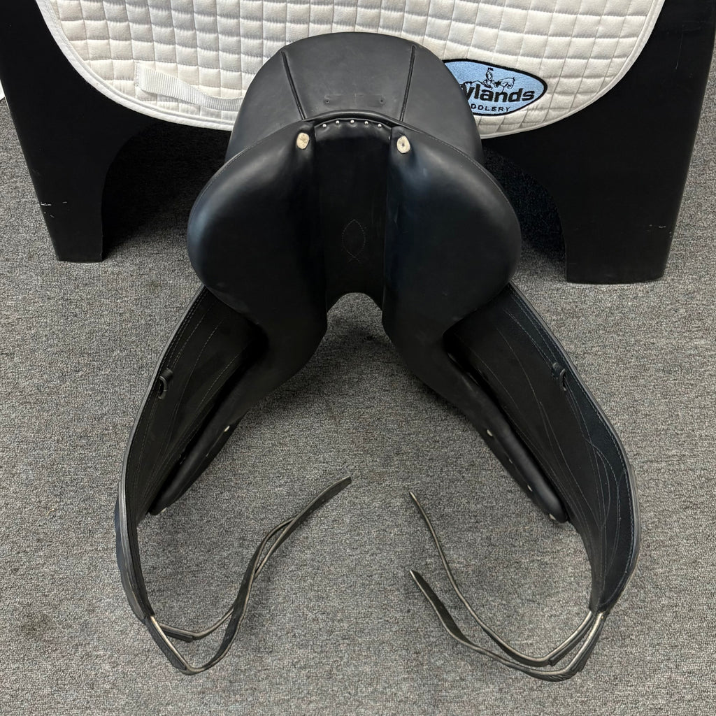 Used Antares Cadence 17.5" Monoflap Dressage Saddle