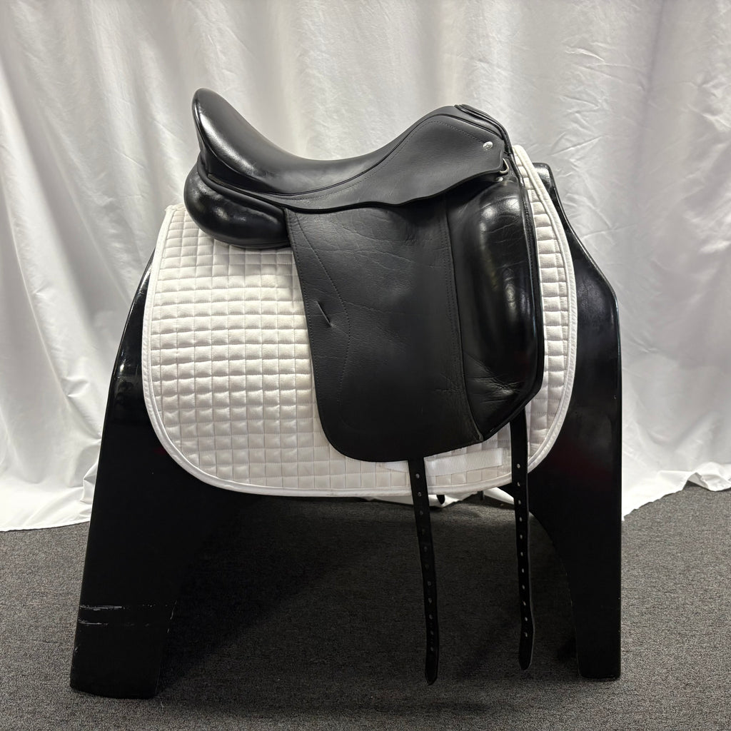 Used Custom Advantage 18" Dressage Saddle