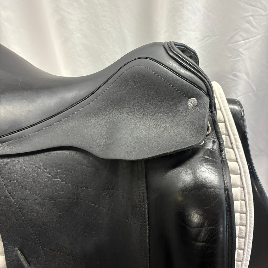 Used Custom Advantage 18" Dressage Saddle