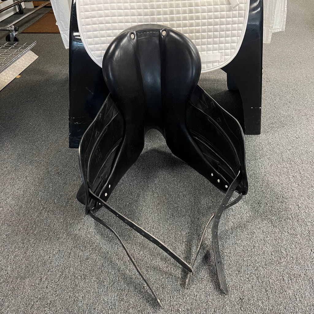 Used CWD SE05 17.5" Dressage Saddle