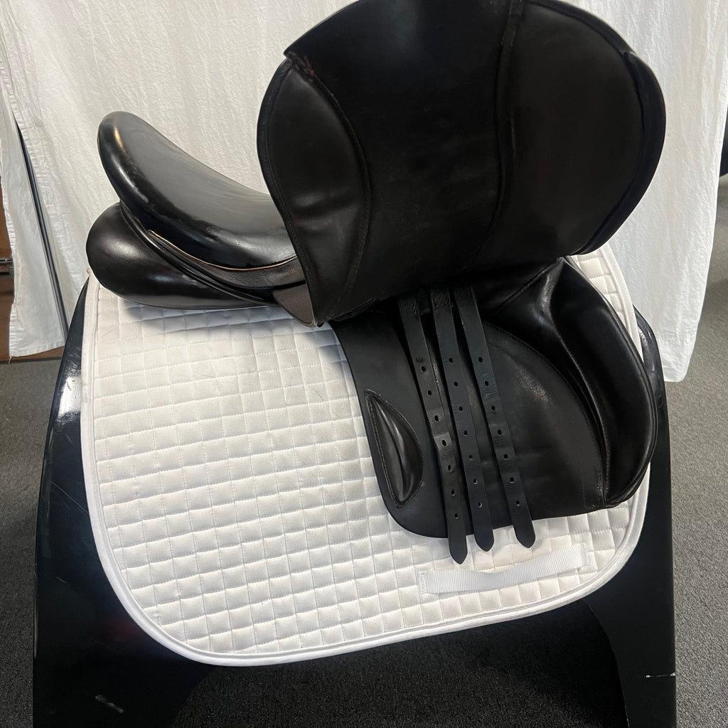 Used Custom Americana GP 18" General Purpose Saddle