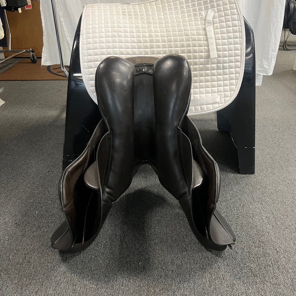 Used Custom Americana GP 18" General Purpose Saddle