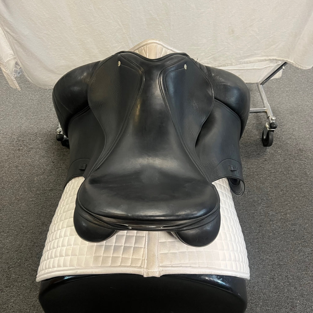 Used Schleese HK 18" Dressage Saddle