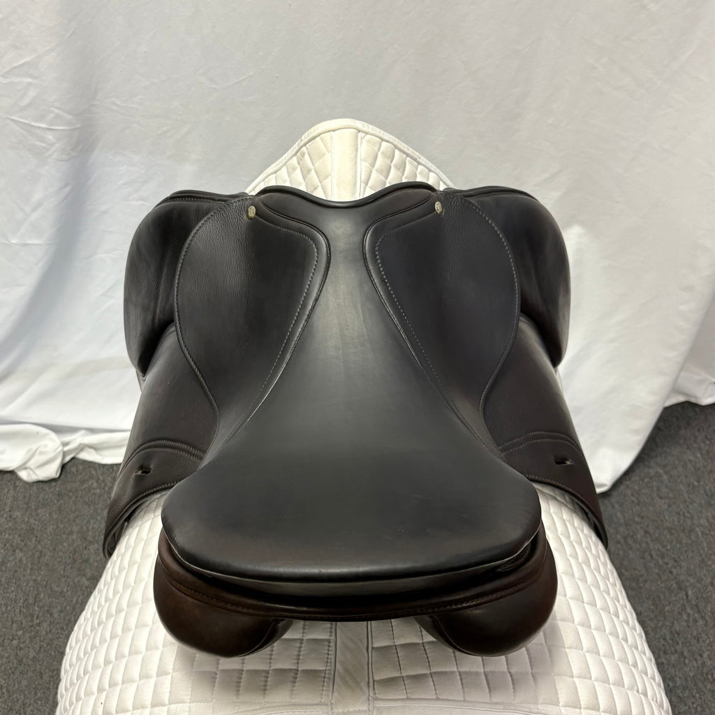 Used Schleese Eagle 18" Jump Saddle