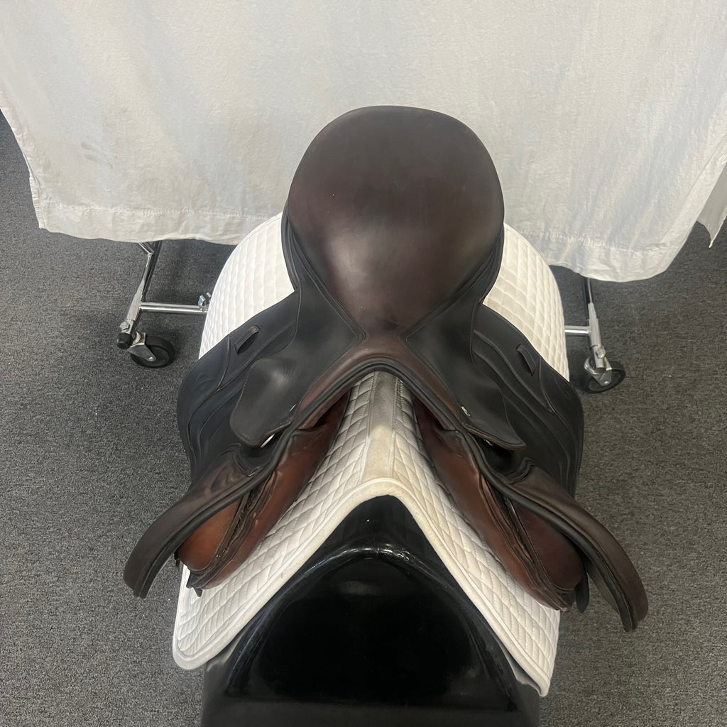 HOLD: Used Schleese Jete 17" Jump Saddle