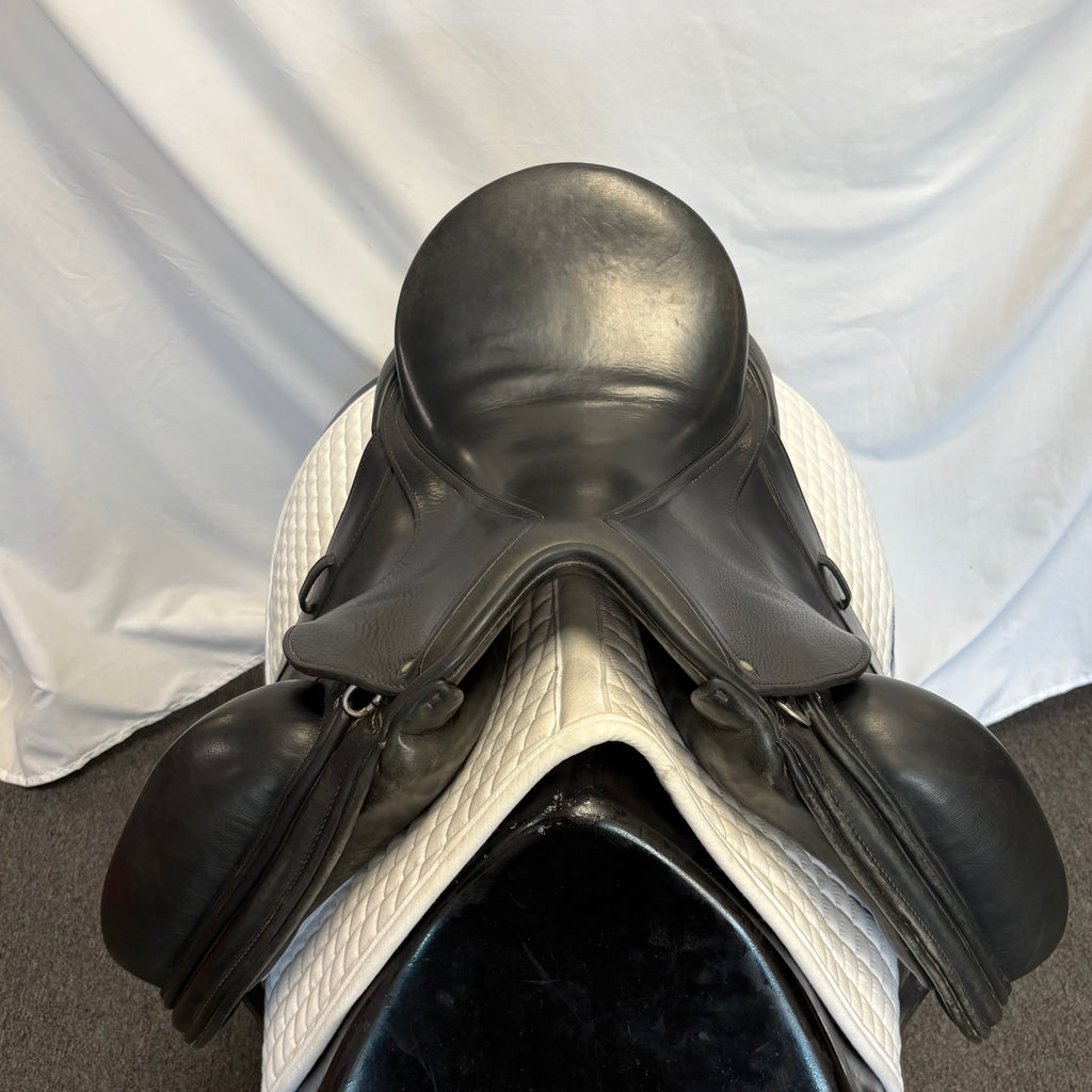 HOLD:  Used Schleese Link II 17" Dressage Saddle