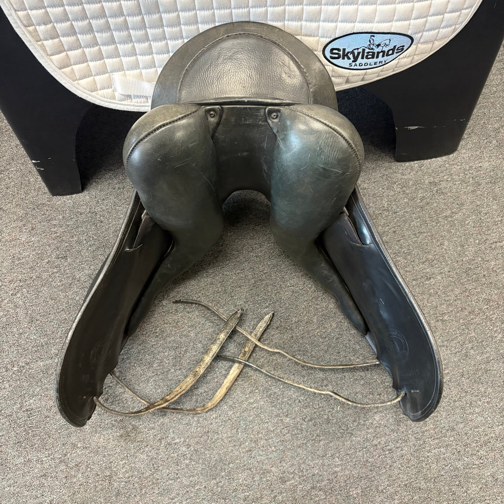 HOLD:  Used Schleese Link II 17" Dressage Saddle