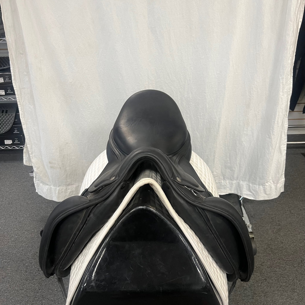 HOLD: Used Amerigo Classic 18" Dressage Saddle