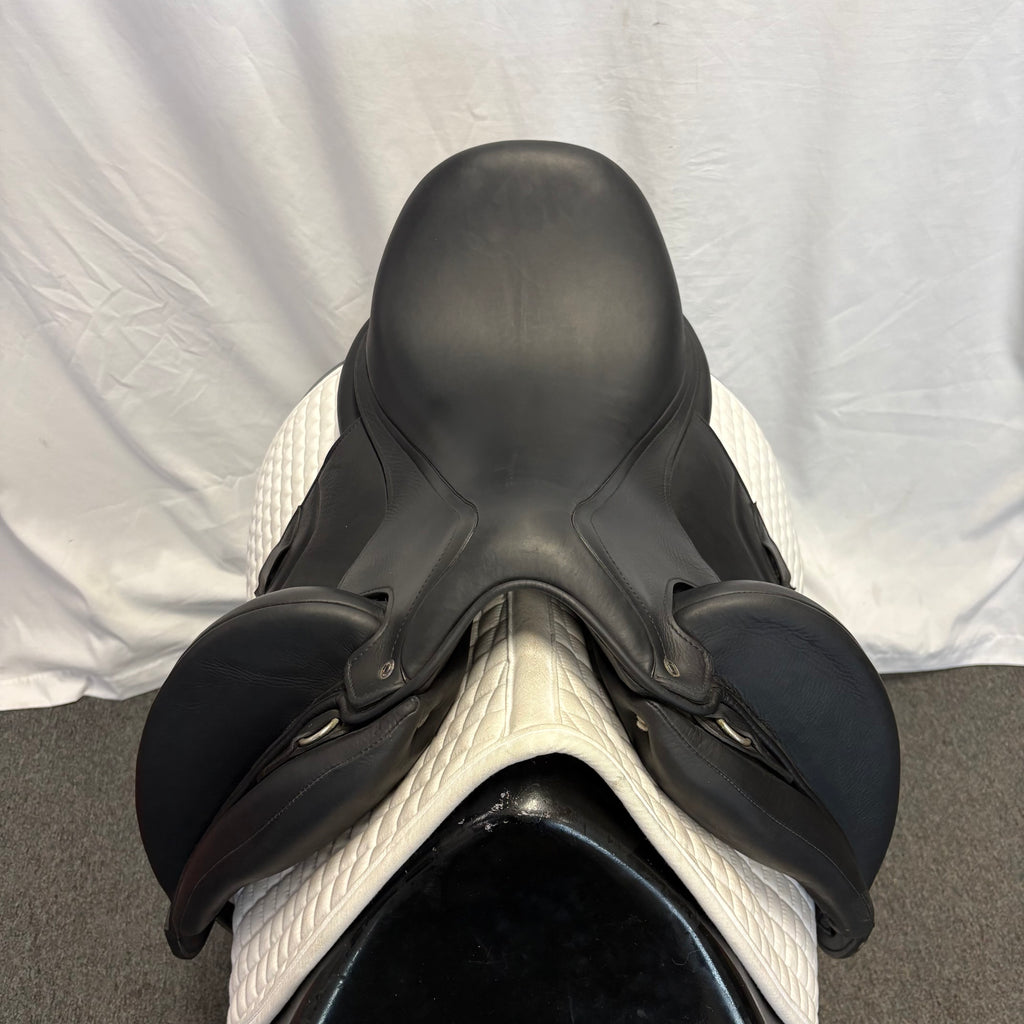 Used Antares Tempo 18" Monoflap Dressage Saddle
