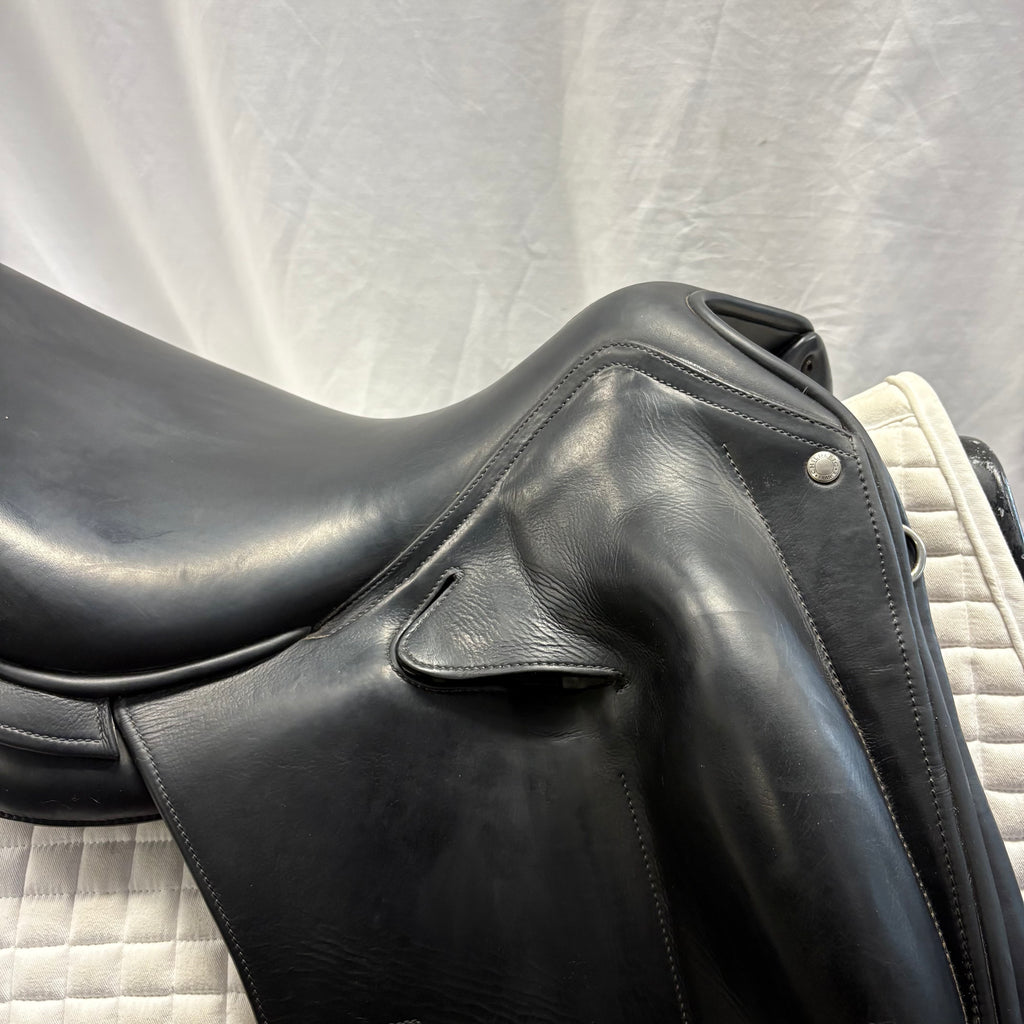 Used Childeric DPL Monoflap 18" Dressage Saddle