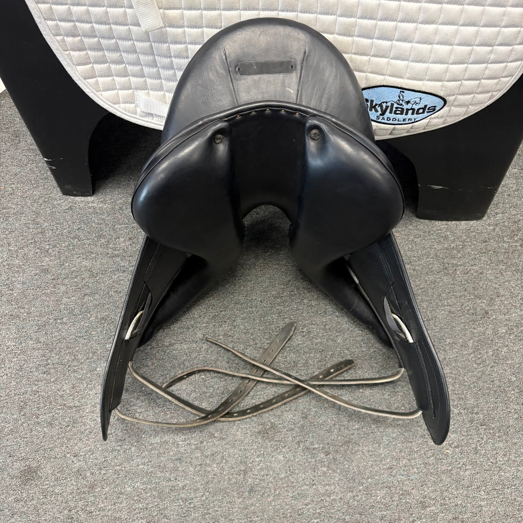 Used Childeric DPL Monoflap 18" Dressage Saddle
