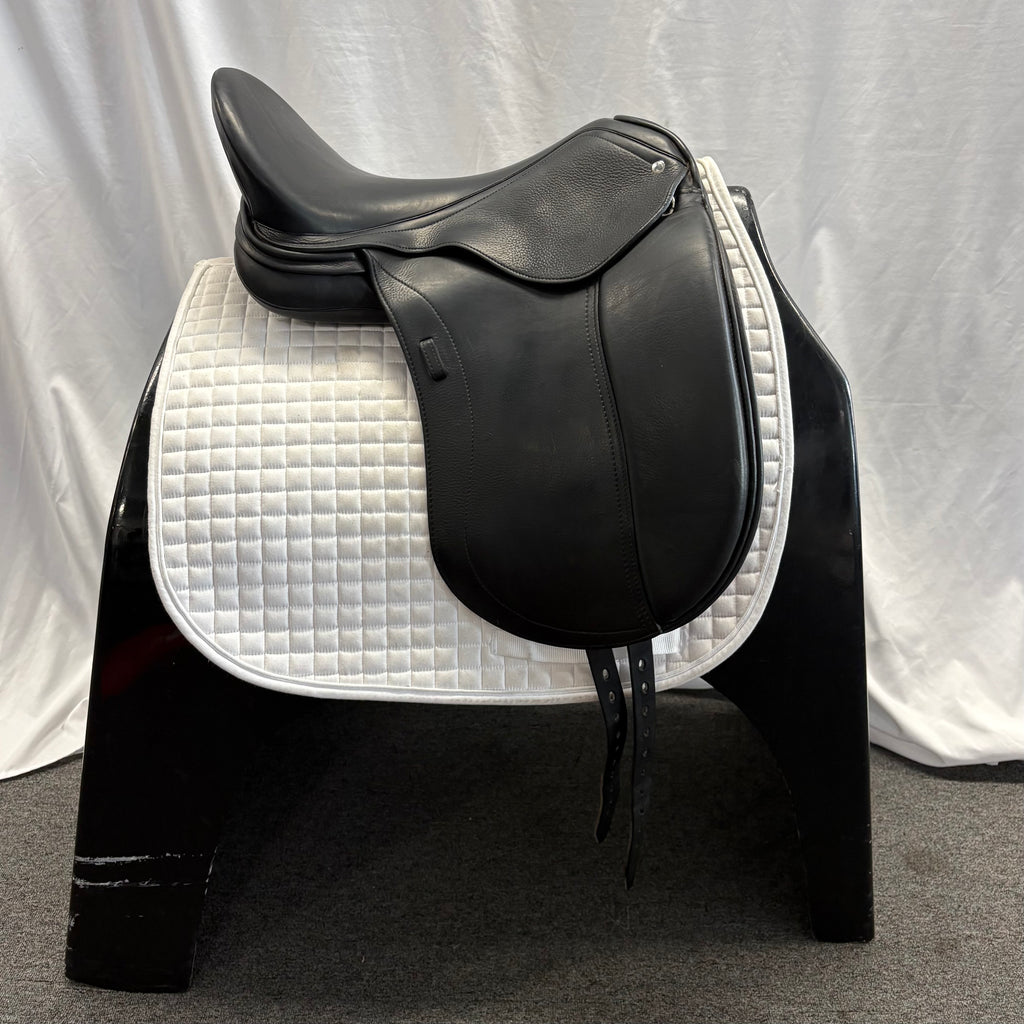 Used Schleese Triumph 18.5" Dressage Saddle