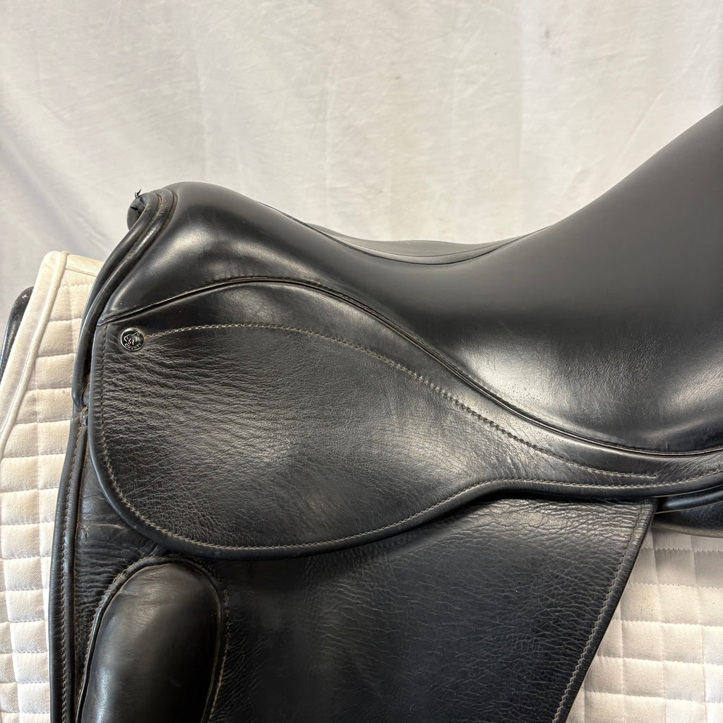 Used County Perfection 17" Dressage Saddle
