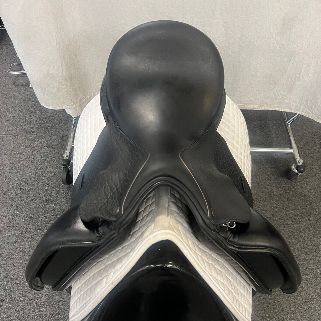 Used Custom Saddlery Steffen's Advantage 18" Dressage Saddle