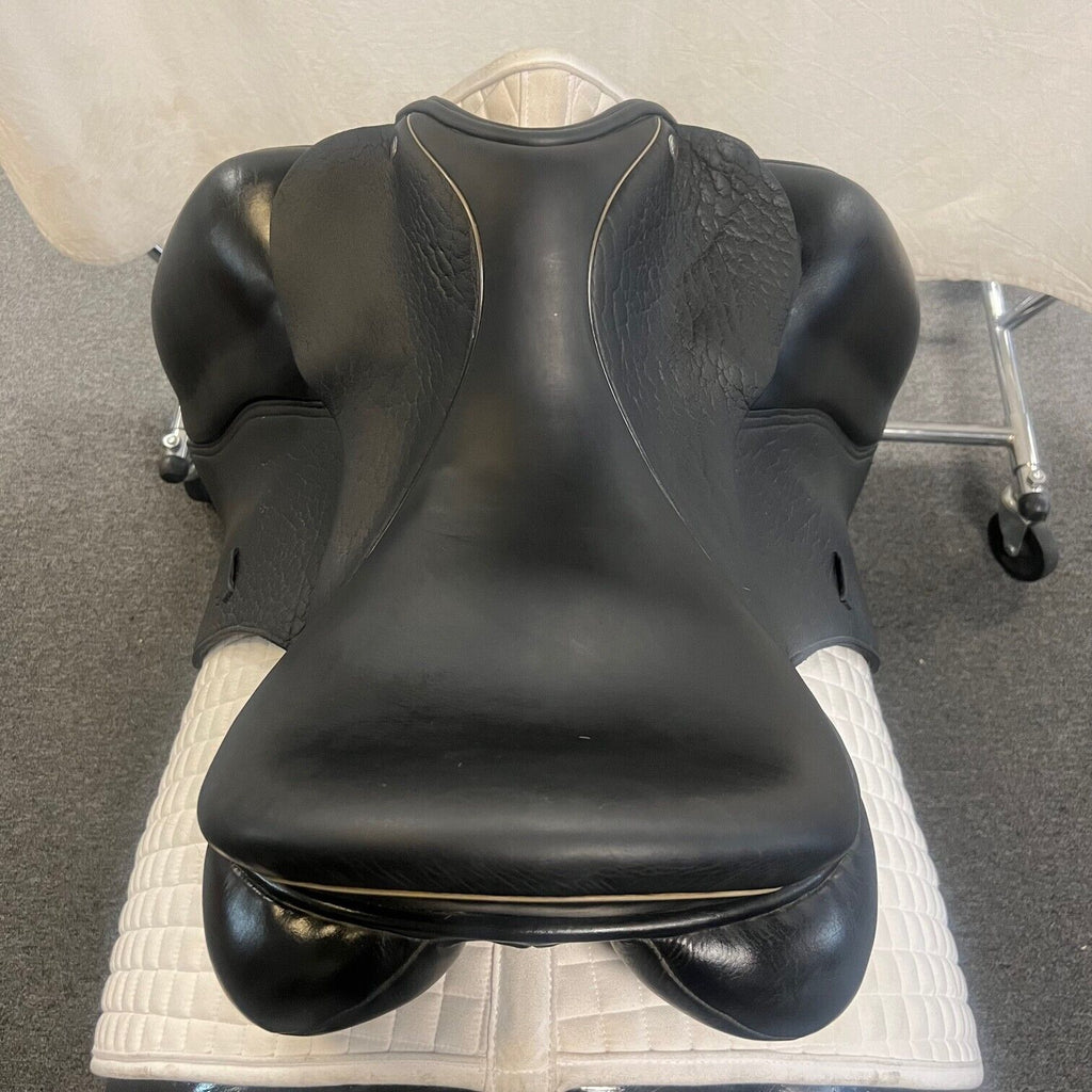 Used Custom Saddlery Steffen's Advantage 18" Dressage Saddle