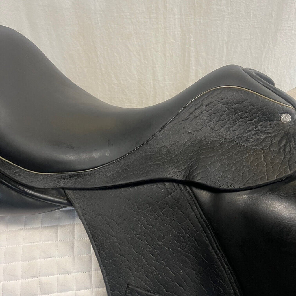 Used Custom Saddlery Steffen's Advantage 18" Dressage Saddle