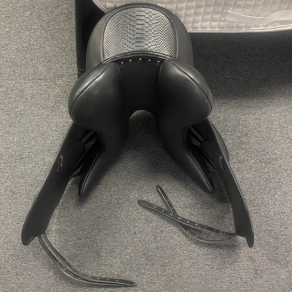 Used Tota Freedom Pro 17.5" Dressage Saddle