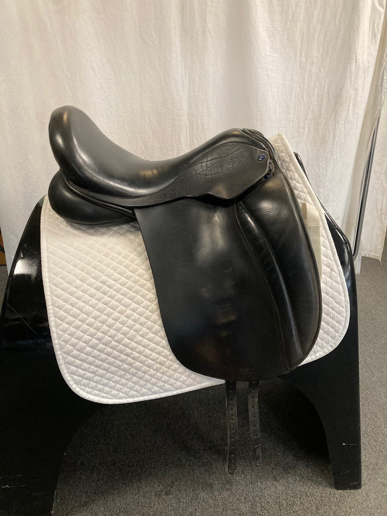 Used Hulsebos AM4 17" Dressage Saddle