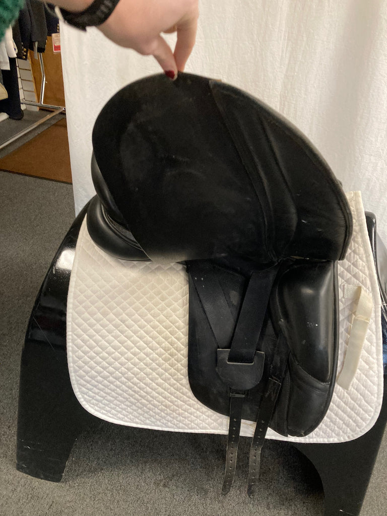 Used Hulsebos AM4 17" Dressage Saddle