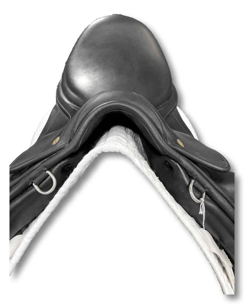 Used L'Apogee 18" DL Dressage Saddle
