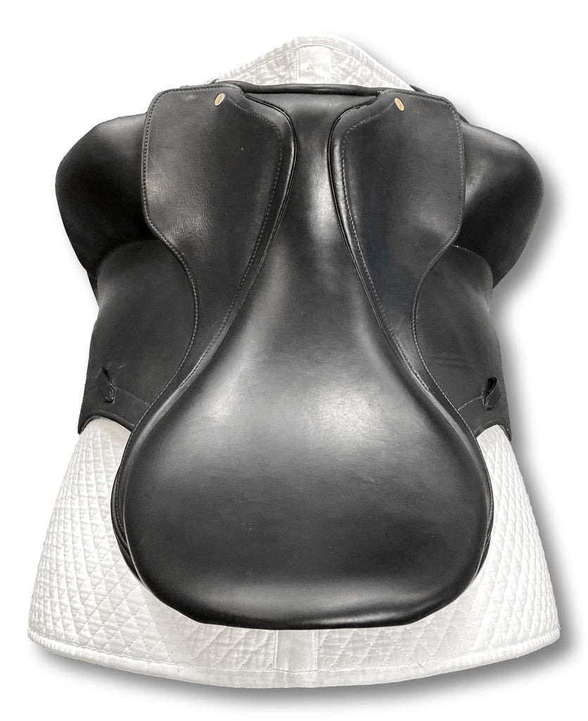 Used L'Apogee 18" DL Dressage Saddle