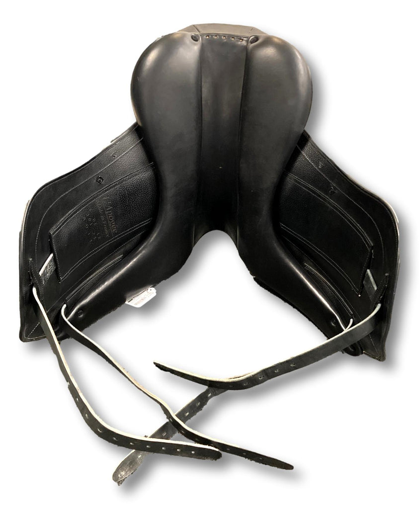 Used L'Apogee 18" DL Dressage Saddle